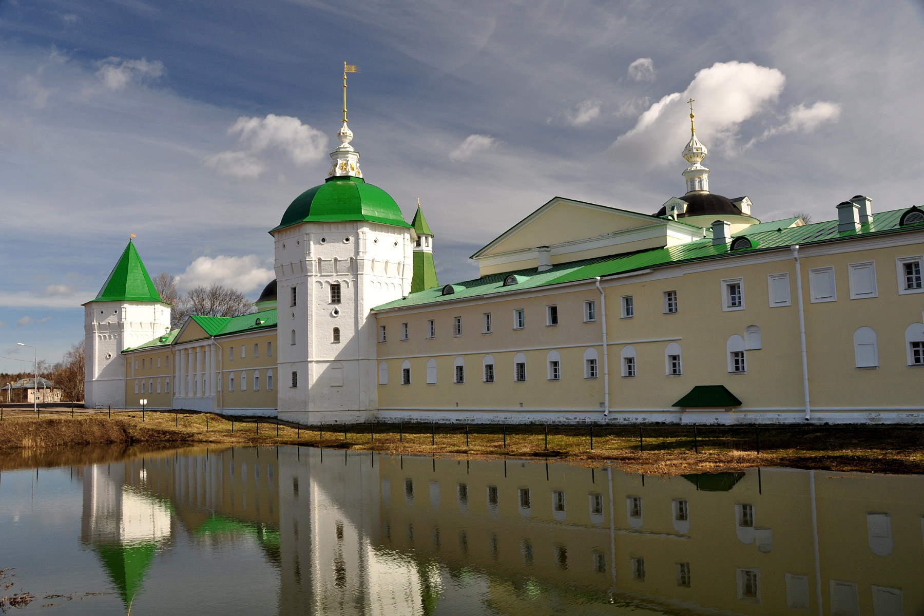 Nikolo-Peshnoshsky Monastery, Lugovoy (Николо-Пешношский монастырь, Луговой)